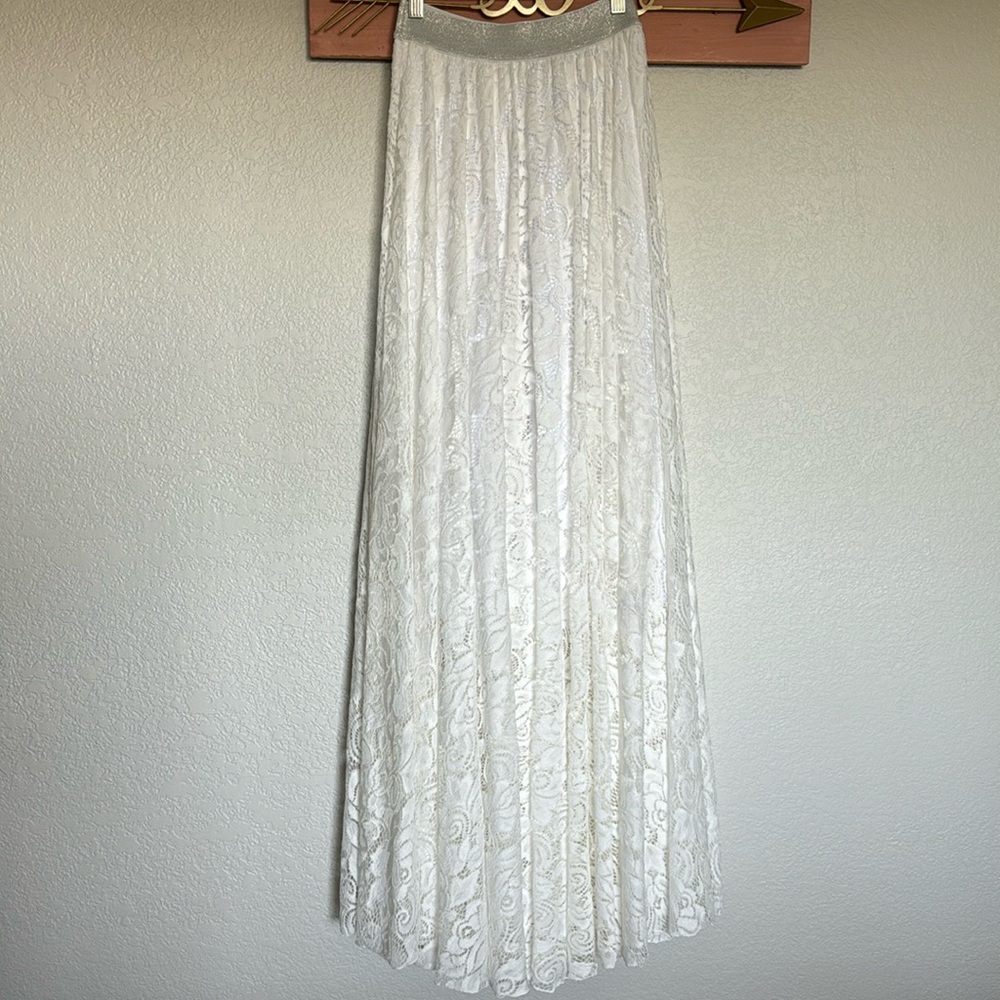 Lace maxi circle skirt with white lining, silver elastic waistband size medium